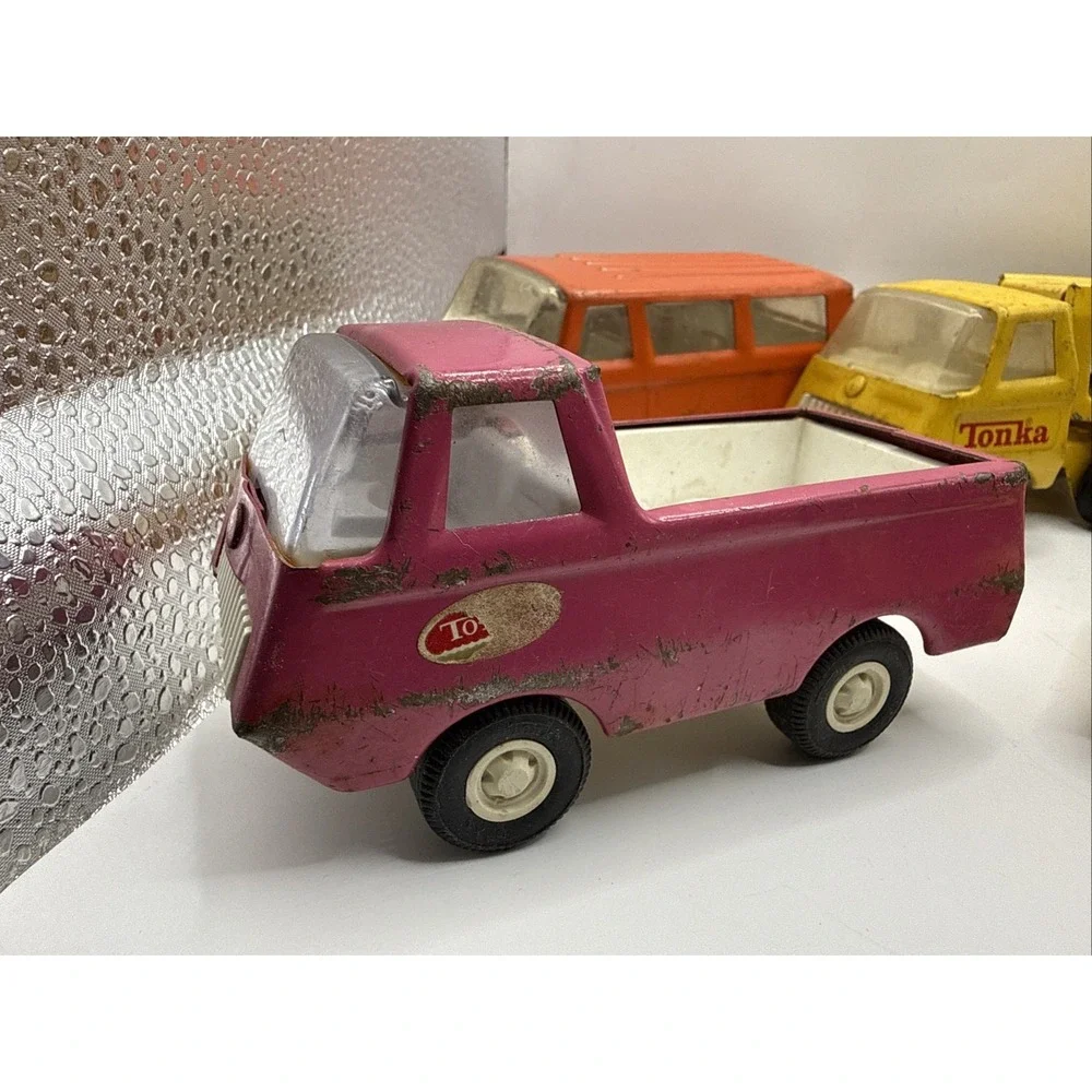 Vintage Lot of 5 Tonka Vehicles (car Carrier, Truck, Roadster, Tow Truck, Van)